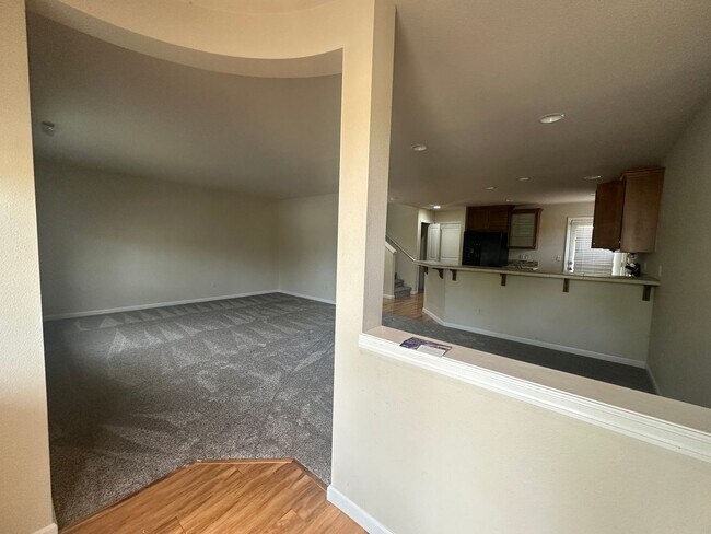 2396 NW Sunny Ln in Albany, OR - Building Photo - Building Photo