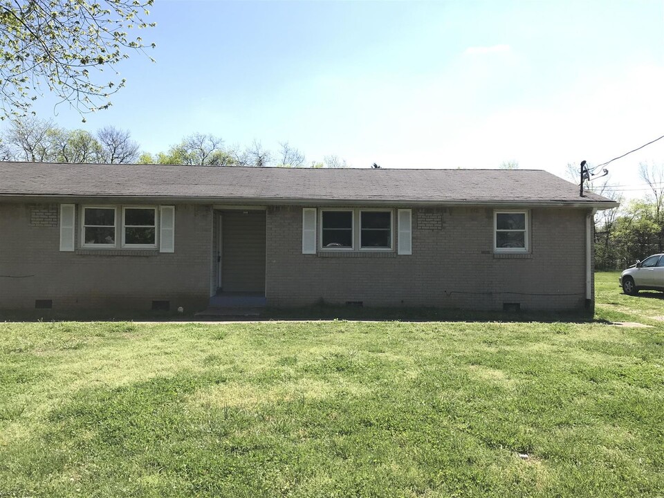 713 Kent Dr in Lebanon, TN - Foto de edificio