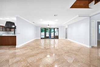 1067 SW 92nd Ave in Plantation, FL - Building Photo - Building Photo