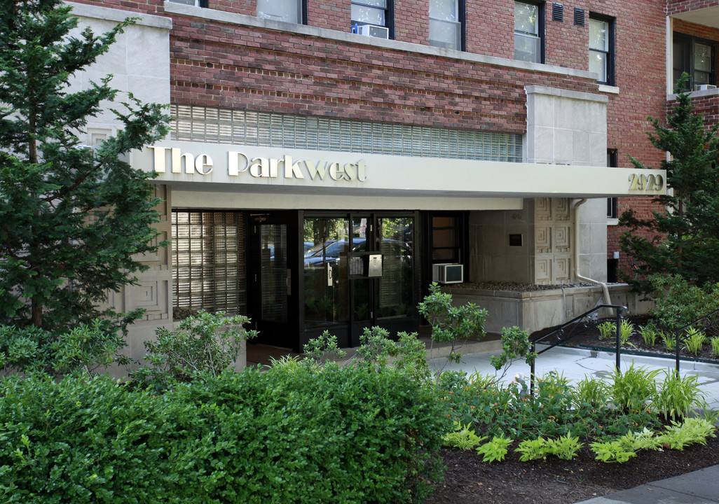 The Parkwest Apartments in Washington, DC - Foto de edificio