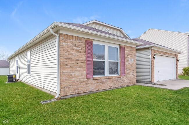 5543 Floating Leaf Dr in Indianapolis, IN - Building Photo - Building Photo