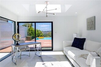 9653 Highridge Dr in Beverly Hills, CA - Building Photo - Building Photo