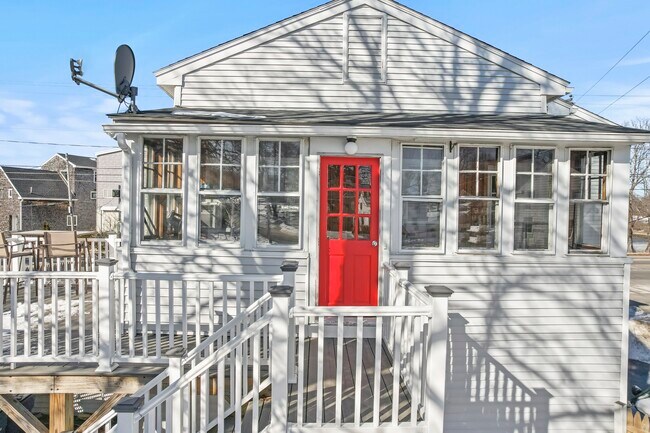 372 Broadway, Unit 4 in South Portland, ME - Foto de edificio - Building Photo