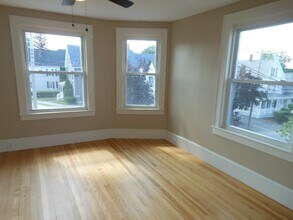 677 Belmont St in Manchester, NH - Building Photo - Building Photo