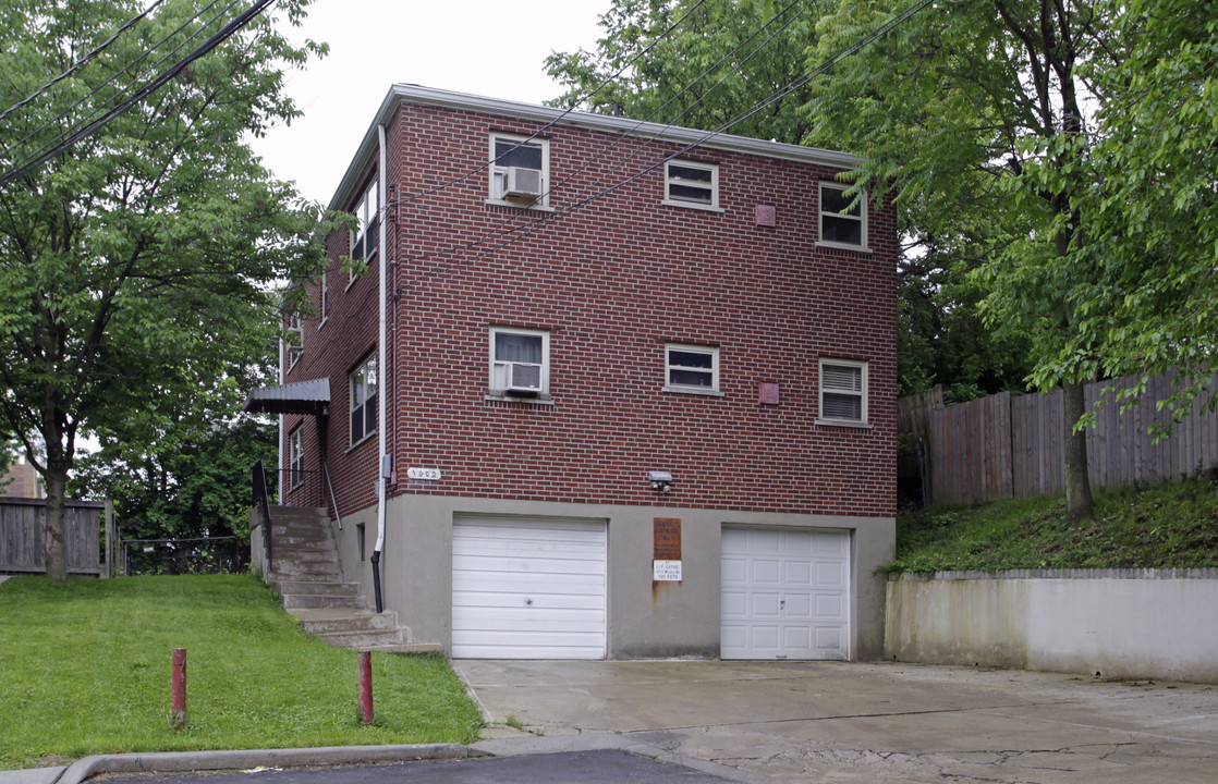 1002 Winfield Ave in Cincinnati, OH - Building Photo