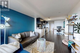72-672 Esther Shiner Blvd in Toronto, ON - Building Photo - Building Photo
