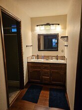 568 Royal Oaks Dr in Redding, CA - Building Photo - Building Photo