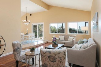1474 Via Arroyo in Ventura, CA - Building Photo - Building Photo