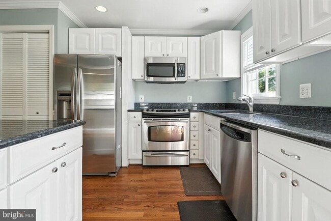 property at 9121 Battle St