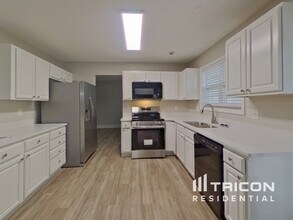 3453 Sunset Rd in Charlotte, NC - Building Photo - Building Photo
