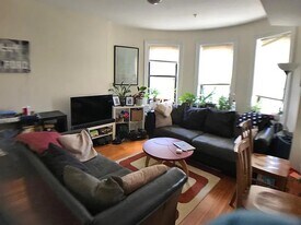 881 Massachusetts Ave, Unit 1 in Cambridge, MA - Building Photo