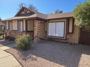 5135 E Evergreen St in Mesa, AZ - Building Photo - Building Photo