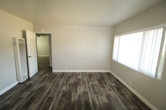 1/15 College Dr-Unit -5 College Drive in Ventura, CA - Foto de edificio - Building Photo