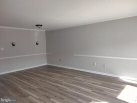 16804 Winston Ln in Woodbridge, VA - Building Photo
