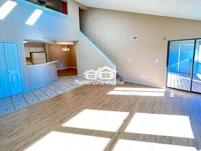 12093 W Cross Dr in Littleton, CO - Building Photo - Building Photo