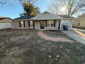 6360 Greenbriar Dr in Horn Lake, MS - Building Photo