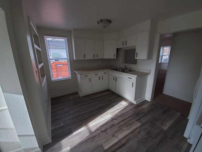 206 Wright Ave in Neenah, WI - Building Photo - Building Photo