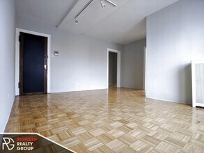 717 W Belmont Ave, Unit 739-202 in Chicago, IL - Building Photo - Building Photo