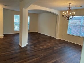 9027 Ferndale View Dr in Houston, TX - Foto de edificio - Building Photo