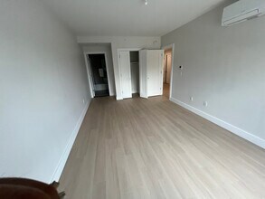 77-63 Vleigh Pl in Queens, NY - Foto de edificio - Building Photo