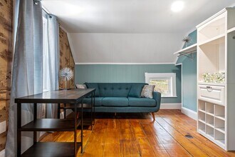 16 Morton Pl in Augusta, ME - Foto de edificio - Building Photo