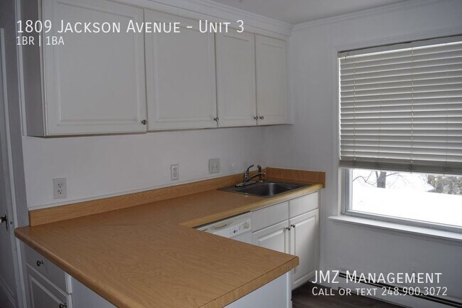 1809 Jackson Ave in Ann Arbor, MI - Foto de edificio - Building Photo