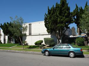 724 Fondren St in Orange, CA - Building Photo - Building Photo