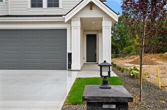 1942 E Knobcone Dr in Meridian, ID - Building Photo - Building Photo