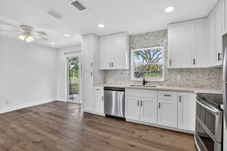 291 NW 7th Ct in Deerfield Beach, FL - Building Photo - Building Photo