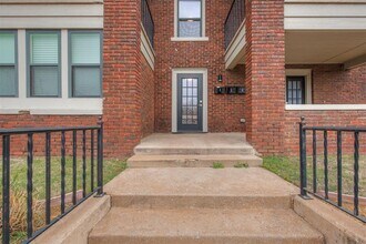 207 NW 23rd St in Oklahoma City, OK - Foto de edificio - Building Photo