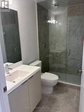 5858 Yonge St in Toronto, ON - Building Photo - Building Photo