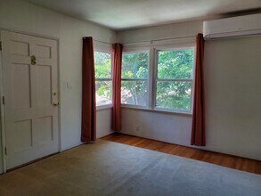 918 1/2 N Verdugo Rd, Unit 918.5 N. Verdugo Rd in Glendale, CA - Building Photo - Building Photo