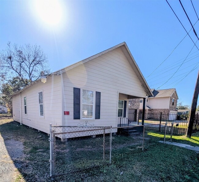 2125 Nora St in Beaumont, TX - Building Photo - Building Photo