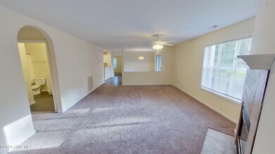 4158 Breezewood Dr in Wilmington, NC - Foto de edificio - Building Photo