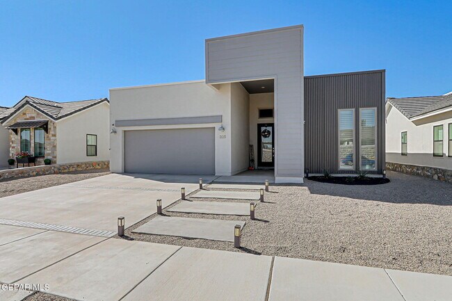 325 Playa Vis St in Horizon City, TX - Building Photo - Building Photo