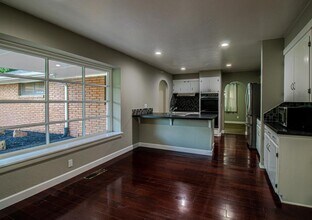 3225 Elmwood Ave in Oklahoma City, OK - Building Photo - Building Photo