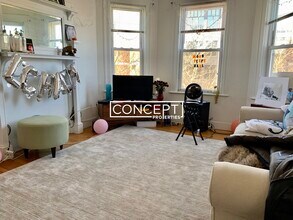 530 Cambridge St, Unit 2 in Boston, MA - Foto de edificio - Building Photo