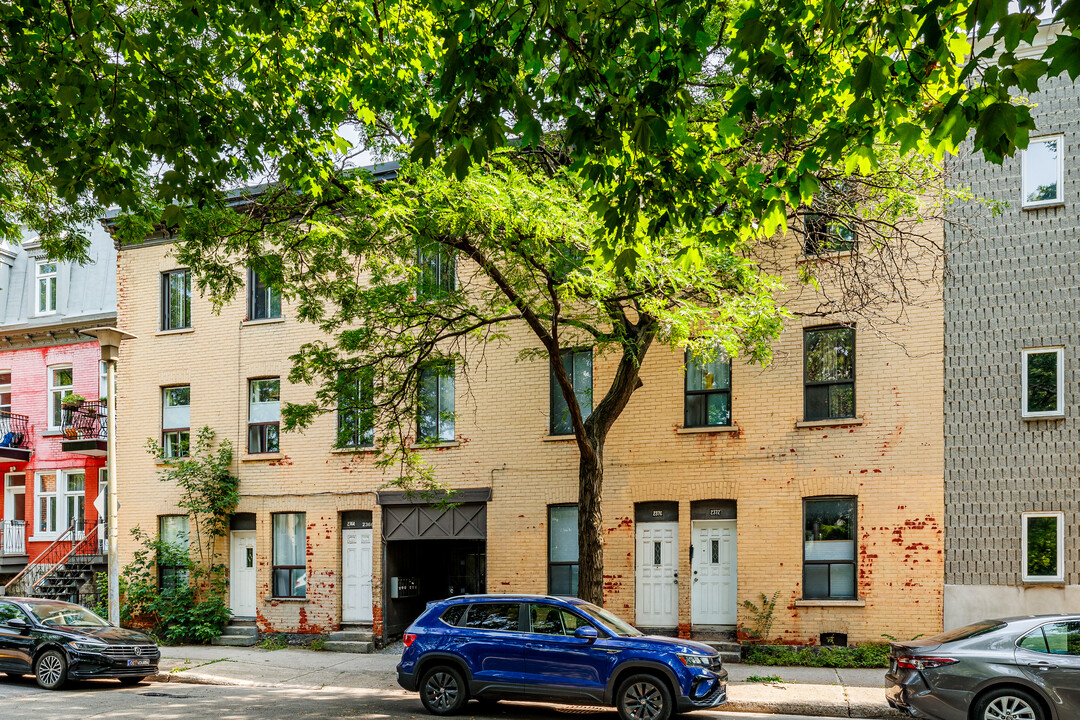 2362 Quesnel Rue in Montréal, QC - Building Photo