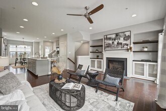 22601 Merganser St in Clarksburg, MD - Building Photo - Building Photo