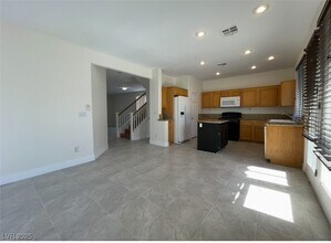 2289 Surrey Meadows Ave in Henderson, NV - Building Photo - Building Photo
