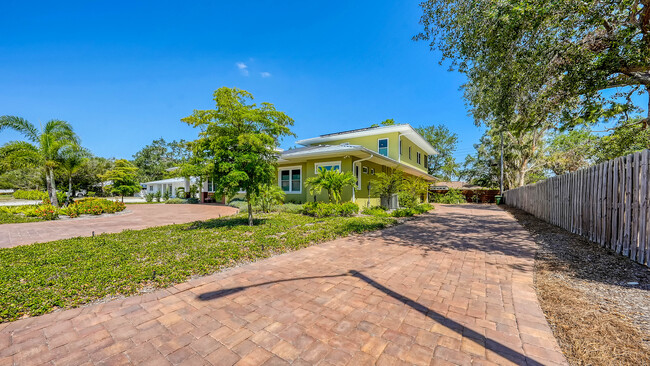 2739 Temple St, Unit 2739 Temple St