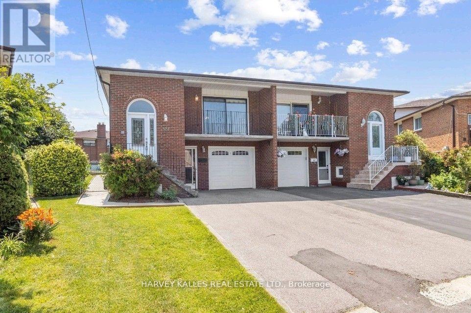 99 Stilecroft Dr in Toronto, ON - Building Photo