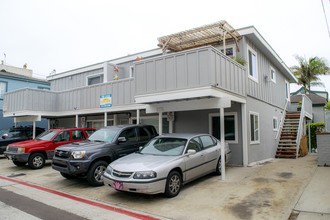 737-743 Avalon Ct in San Diego, CA - Building Photo - Building Photo