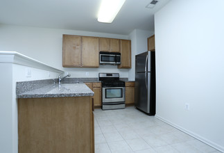 Heights Of Lebanon in Lebanon, NJ - Foto de edificio - Interior Photo