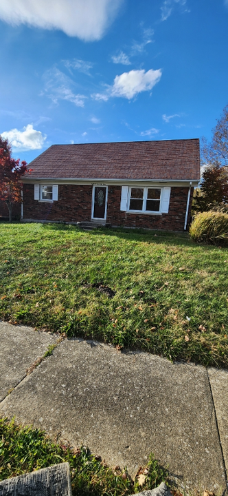 1875 Linton Rd in Lexington, KY - Building Photo