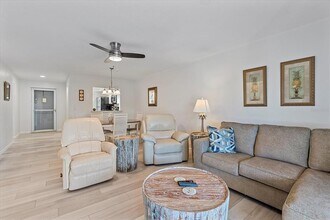 320 Mission Trail N in Venice, FL - Building Photo - Building Photo