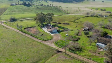 28132 Thermal Rd in Sanger, CA - Building Photo - Building Photo