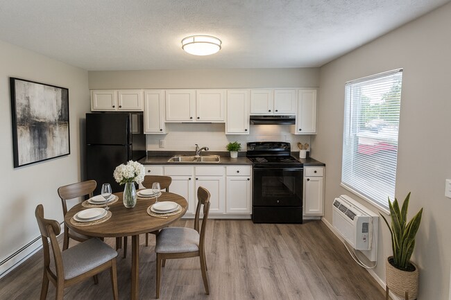 1200 Bunker Hill Ct in Troy, OH - Building Photo - Building Photo