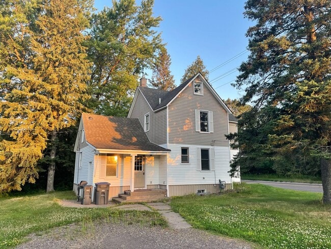 2002 W Arrowhead Rd in Duluth, MN - Building Photo - Building Photo
