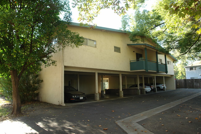 349 Oak Street in Chico, CA - Building Photo - Building Photo